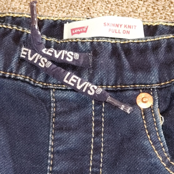 Levis sz 4 girls or boys - Picture 2 of 4